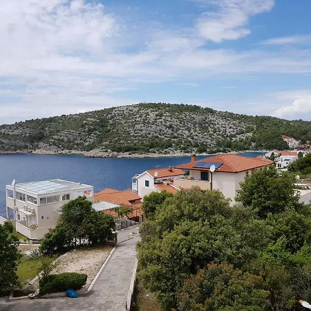 New!! Seafront Hrvatska Villa